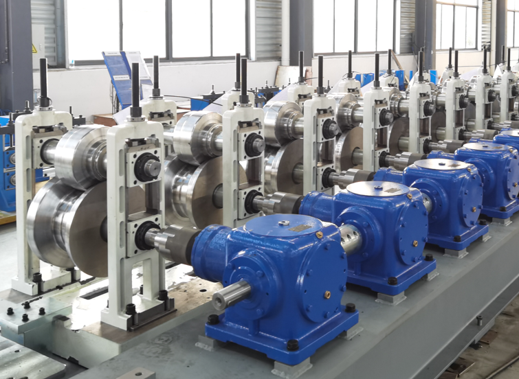 Roll forming machine3