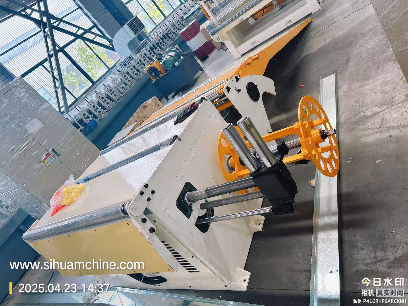 Әйелі күйеуіне жезөкше шақырған.